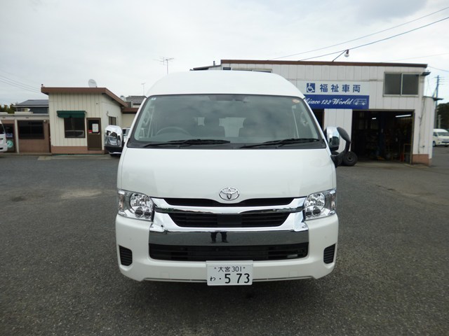 ハイエース グランドキャビン 10人乗りのレンタカー 573｜ウェルレンタカー