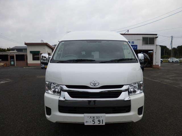 ハイエース グランドキャビン 10人乗りのレンタカー 591｜ウェルレンタカー
