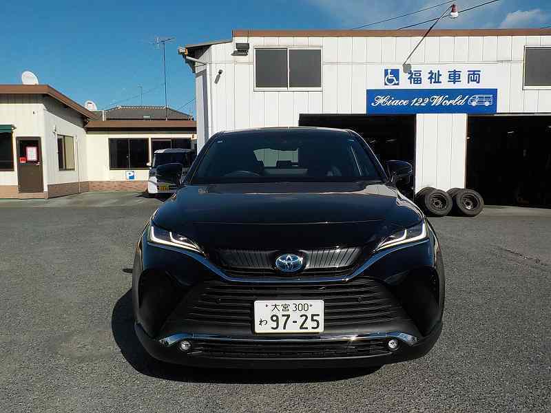 SUV ハリアー 5人乗りのレンタカー 8911｜ウェルレンタカー