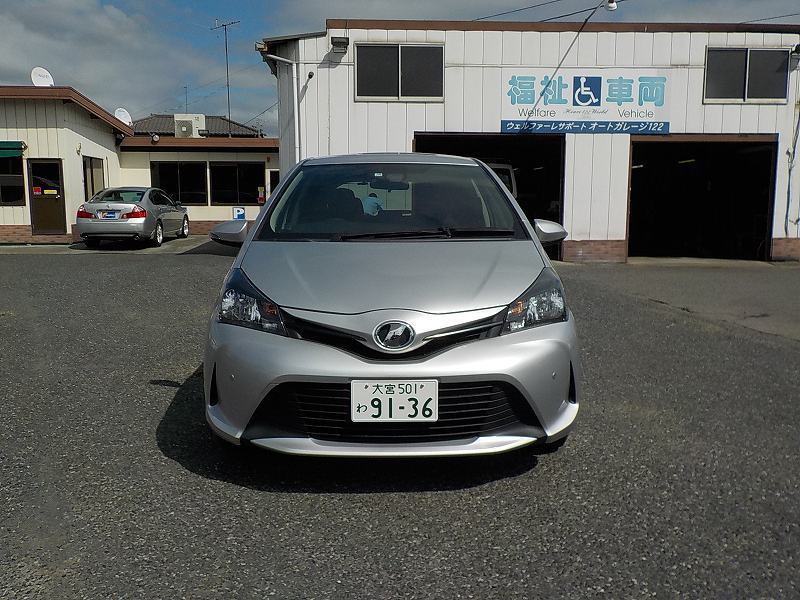 コンパクトカー ヴィッツ 5人乗りのレンタカー 9136｜ウェルレンタカー