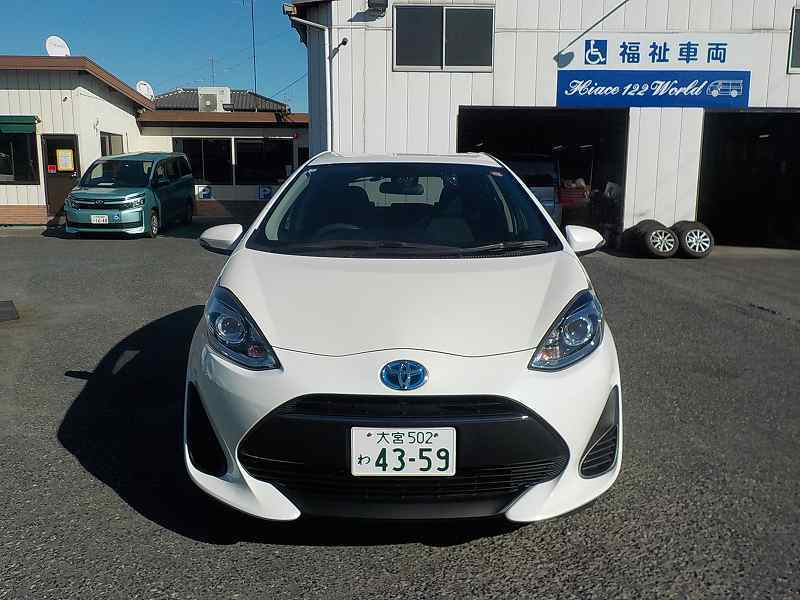 コンパクトカー アクア 5人乗りのレンタカー 4359｜ウェルレンタカー