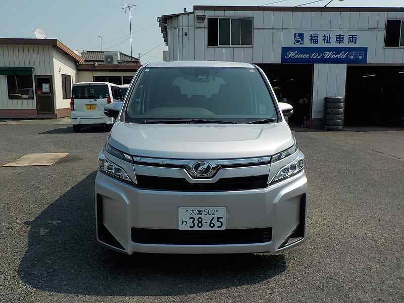 VOXY 8人乗りのレンタカー 3865｜ウェルレンタカー