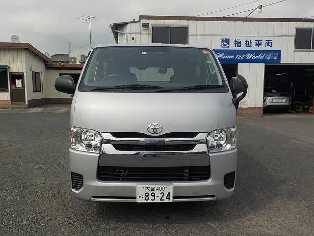  ハイエースバン 6人乗り 1BOXバン商用車のレンタカー 8924｜ウェルレンタカー