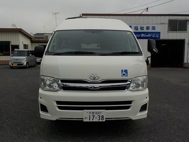 車椅子リフト車 ハイエース Ｄタイプ 車椅子2台または４台のレンタカー 1738｜ウェルレンタカー