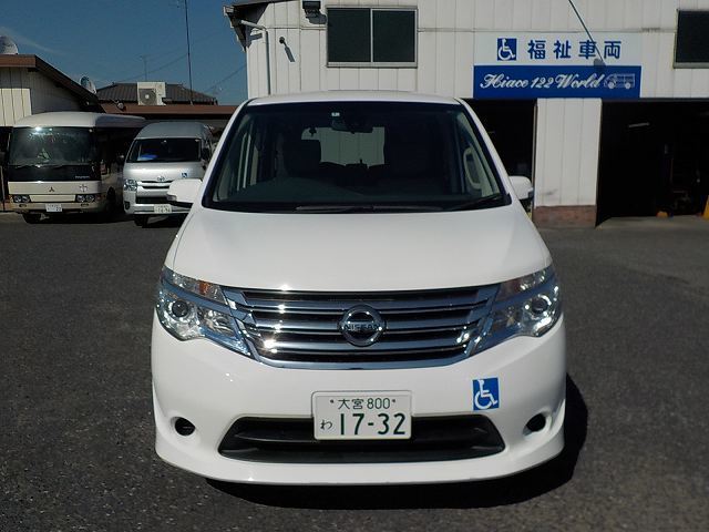 車椅子リフト車 セレナ 車椅子1台+5人=6人乗りのレンタカー 1732｜ウェルレンタカー
