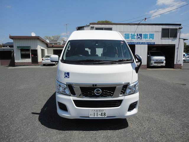 車椅子リフト車 NV350キャラバン 車椅子2台+8人=10人乗りのレンタカー 1148｜ウェルレンタカー