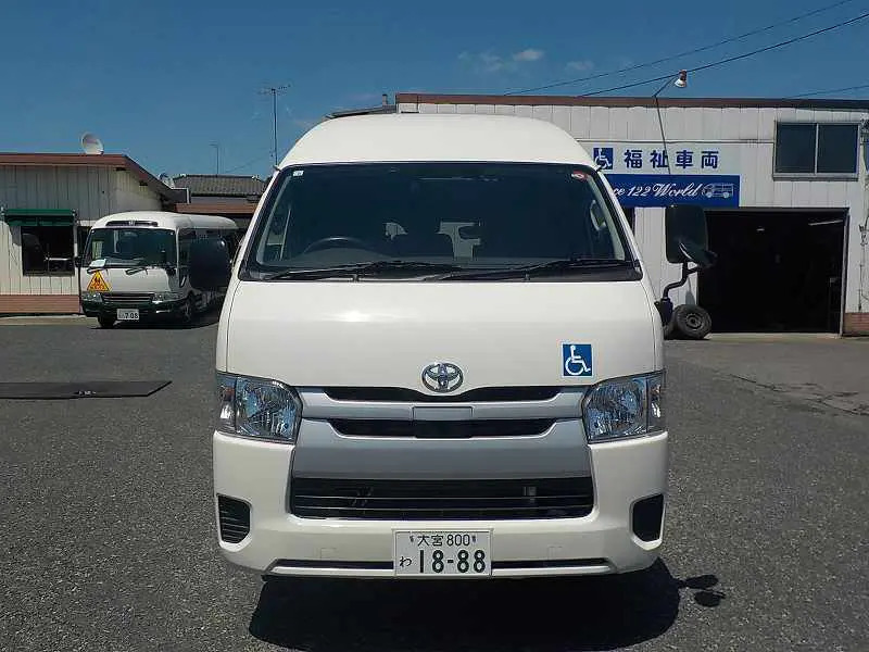 車椅子リフト車 ハイエース 車椅子2台+8人=10人乗りのレンタカー 1888｜ウェルレンタカー