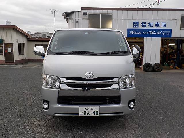  ハイエースバン 5人乗り 1BOXバン商用車のレンタカー 8690｜ウェルレンタカー