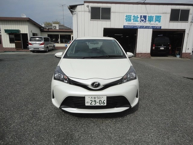 コンパクトカー ヴィッツ 5人乗りのレンタカー 2906｜ウェルレンタカー