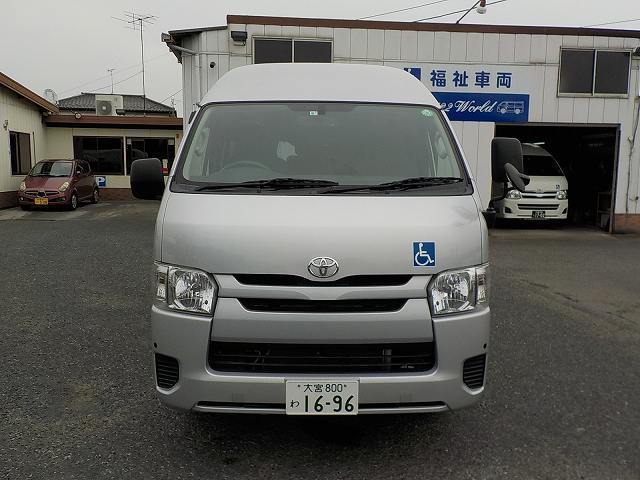 車椅子リフト車 ハイエース 車椅子2台+8人=10人乗りのレンタカー 1696｜ウェルレンタカー