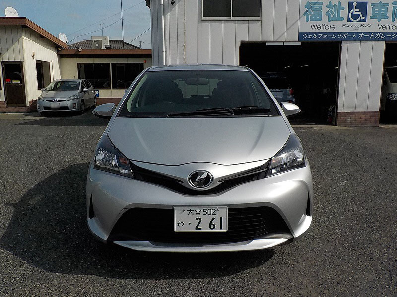 コンパクトカー ヴィッツ 5人乗りのレンタカー 261｜ウェルレンタカー