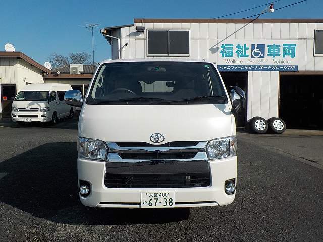  ハイエースバン 5人乗り 1BOXバン商用車のレンタカー 6738｜ウェルレンタカー