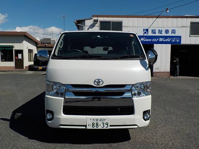  ハイエースバン 5人乗り 1BOXバン商用車のレンタカー 8839｜ウェルレンタカー