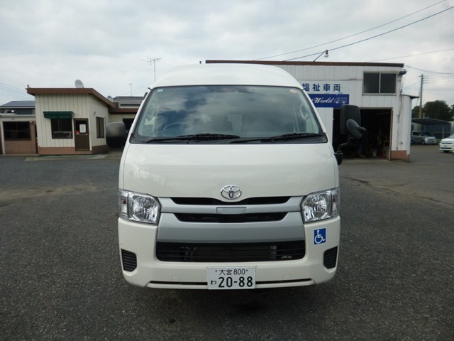 車椅子リフト車 ハイエース 車椅子1台+9人=10人乗りのレンタカー 2088｜ウェルレンタカー