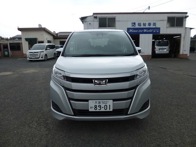 ノア 8人乗りのレンタカー 8901｜ウェルレンタカー