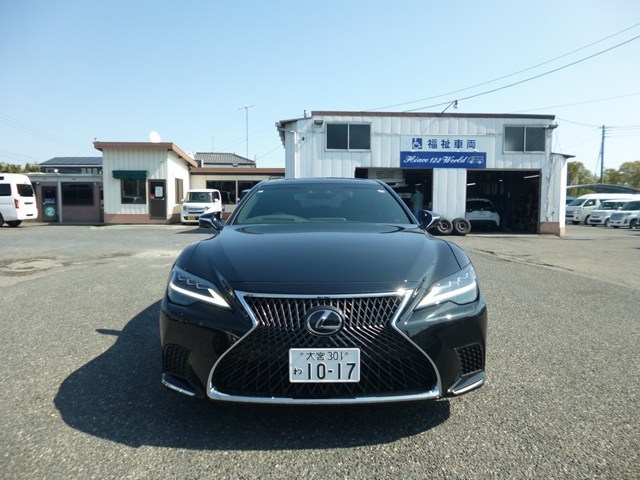 レクサス LS500ｈ 5人乗りのレンタカー 1017｜ウェルレンタカー