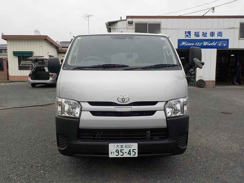  ハイエースバンDX 3/6人乗り 1BOXバン商用車のレンタカー 9545｜ウェルレンタカー