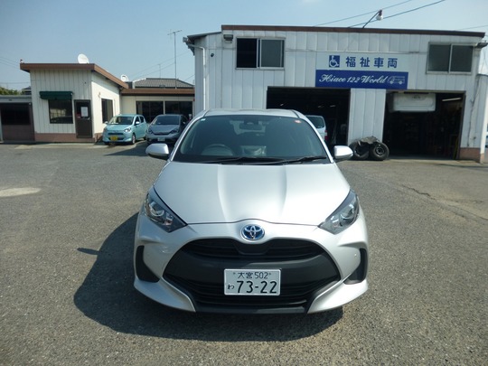 コンパクトカー ヤリス 5人乗りのレンタカー 7322｜ウェルレンタカー