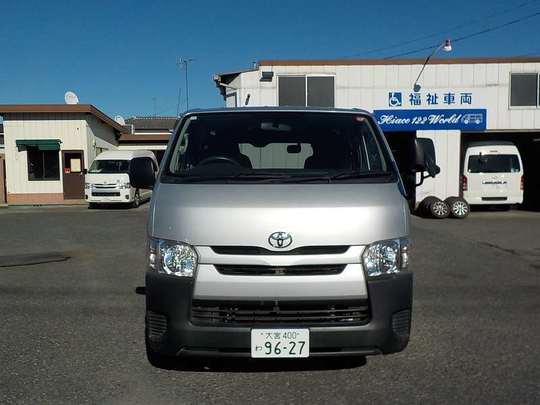  ハイエースバンDX 3/6人乗り 1BOXバン商用車のレンタカー 9627｜ウェルレンタカー
