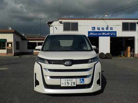 車椅子スロープ車 ノア 車椅子1台+5人=6人乗り or 8人乗りのレンタカー 8011｜ウェルレンタカー