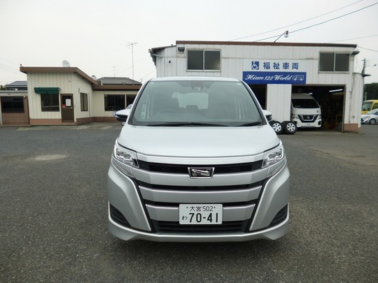 ノア 8人乗りのレンタカー 7041｜ウェルレンタカー