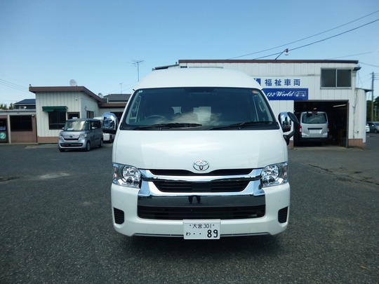 ハイエース グランドキャビン 10人乗りのレンタカー 7865｜ウェルレンタカー