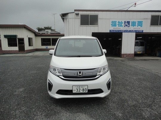 ステップワゴン 8人乗りのレンタカー 3280｜ウェルレンタカー