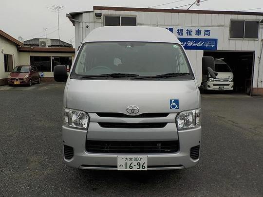 車椅子リフト車 ハイエース 車椅子2台+8人=10人乗りのレンタカー 1696｜ウェルレンタカー