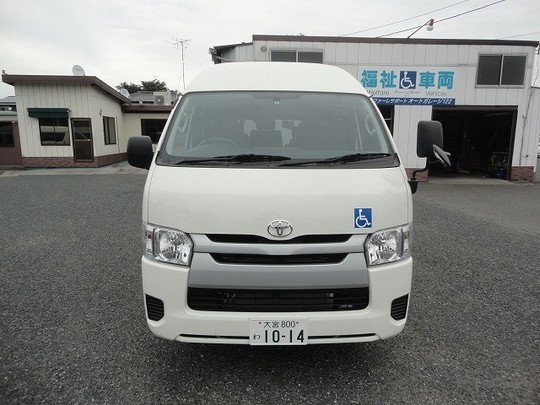 車椅子リフト車 レジアスエース 車椅子2台+8人=10人乗りのレンタカー 1014｜ウェルレンタカー
