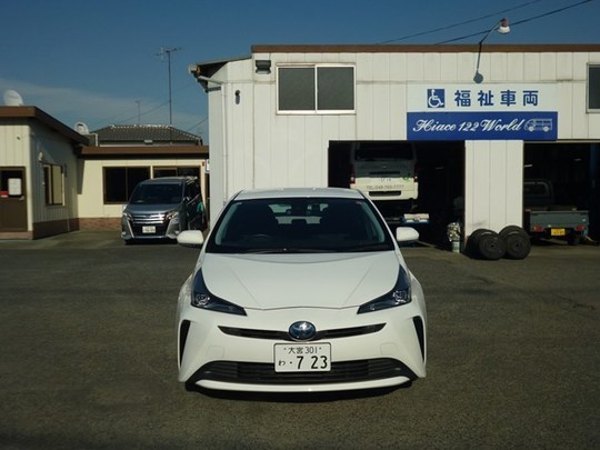  プリウス 5人乗りのレンタカー 723｜ウェルレンタカー