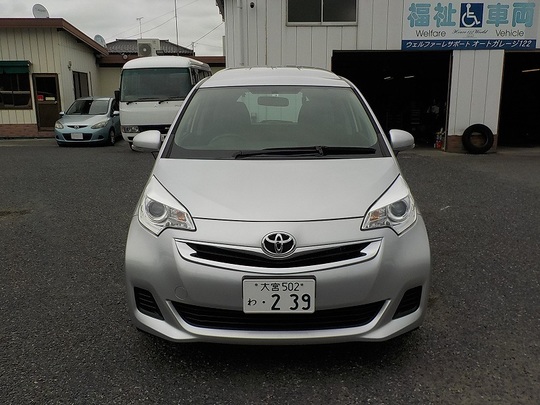 車椅子スロープ車 ラクティス 5人乗りのレンタカー 239｜ウェルレンタカー
