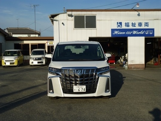 アルファード 7人乗りのレンタカー 674｜ウェルレンタカー