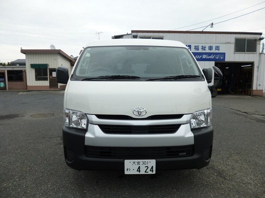 ハイエース DX 10人乗りのレンタカー 424｜ウェルレンタカー