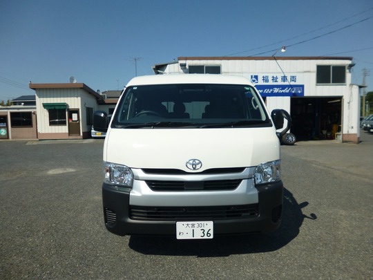 ハイエース DX 10人乗りのレンタカー 8734｜ウェルレンタカー