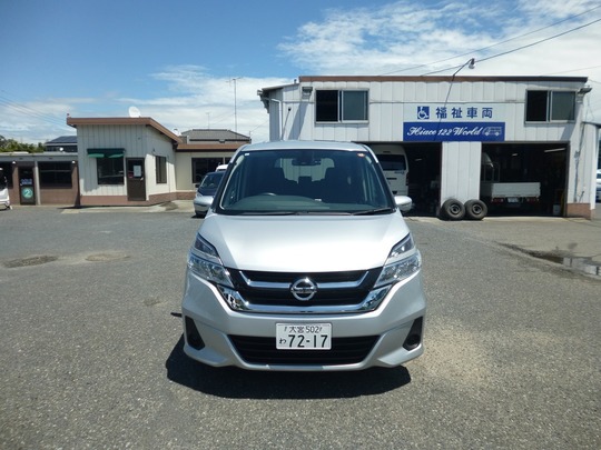 セレナ 8人乗りのレンタカー 373｜ウェルレンタカー