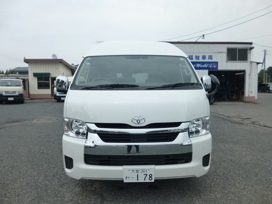 ハイエース グランドキャビン 10人乗りのレンタカー 178｜ウェルレンタカー