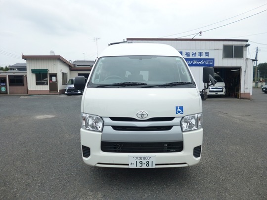 車椅子リフト車 ハイエース 車椅子2台+8人=10人乗りのレンタカー 1888｜ウェルレンタカー