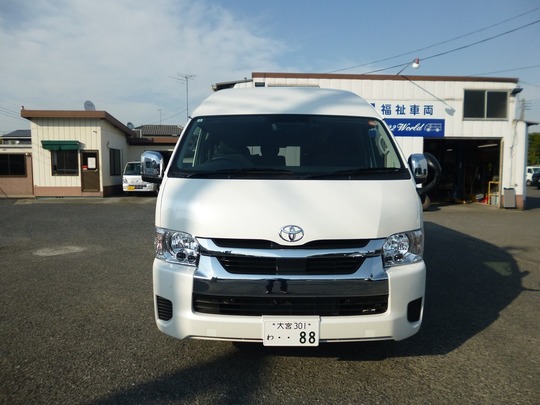 ハイエース グランドキャビン 10人乗りのレンタカー 7865｜ウェルレンタカー
